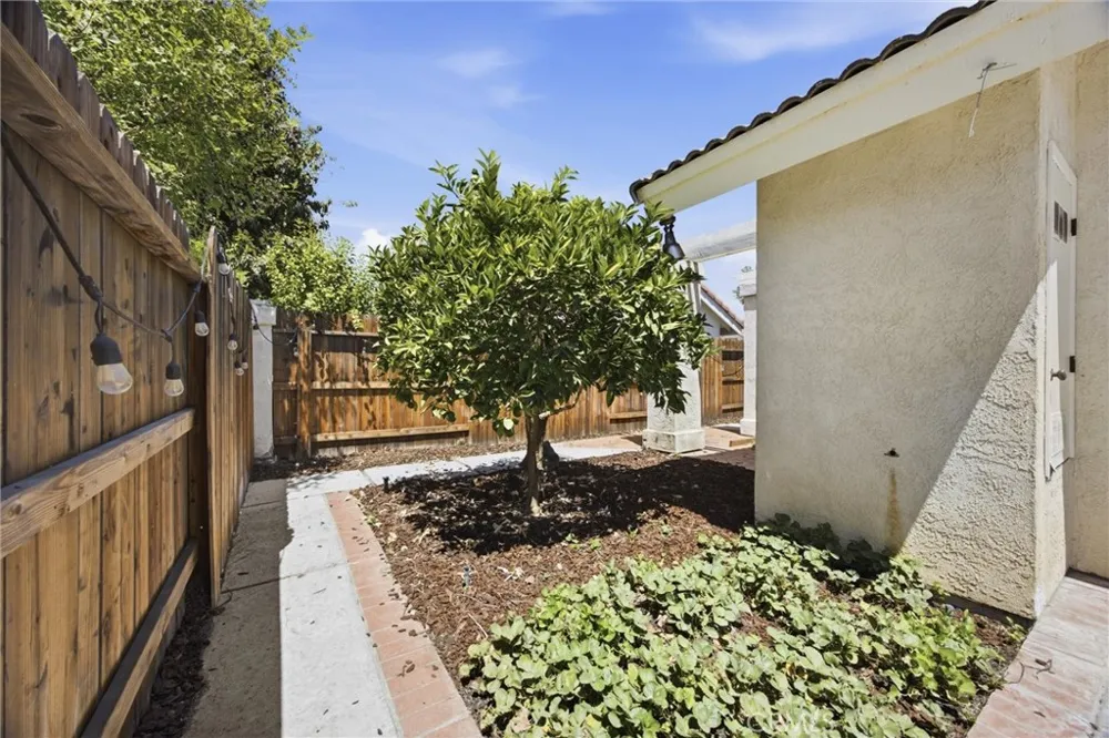8112 Chaucer Bakersfield, CA 93311