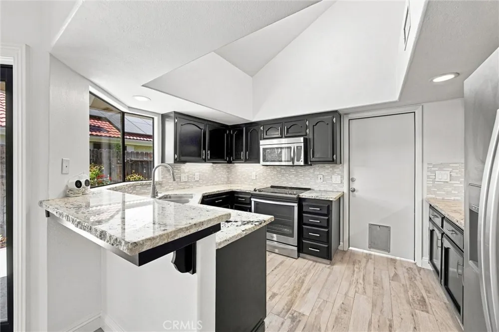 8112 Chaucer Bakersfield, CA 93311