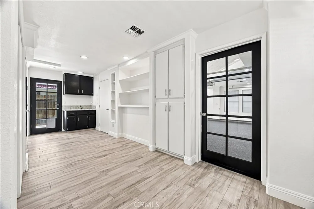 8112 Chaucer Bakersfield, CA 93311