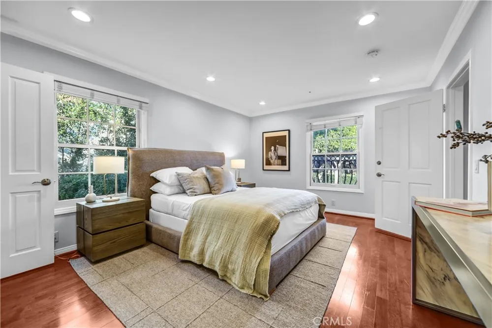 725 Doheny Beverly Hills, CA 90210