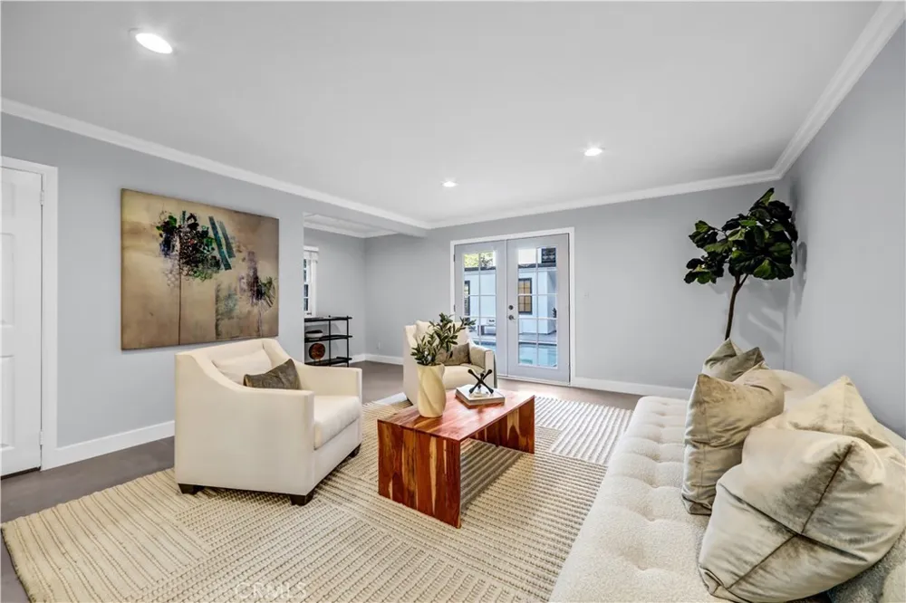 725 Doheny Beverly Hills, CA 90210