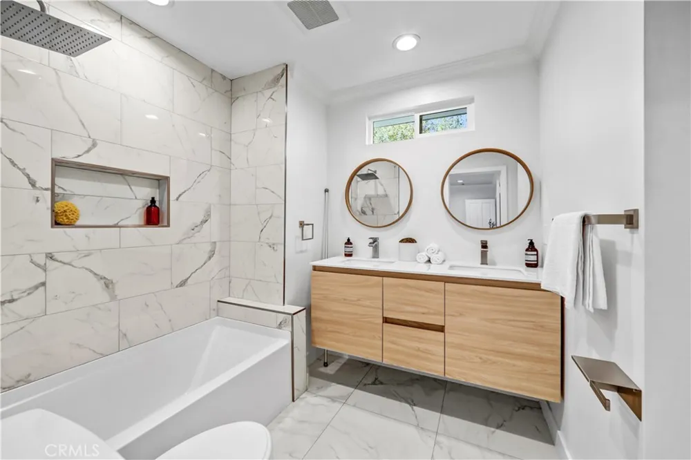 725 Doheny Beverly Hills, CA 90210