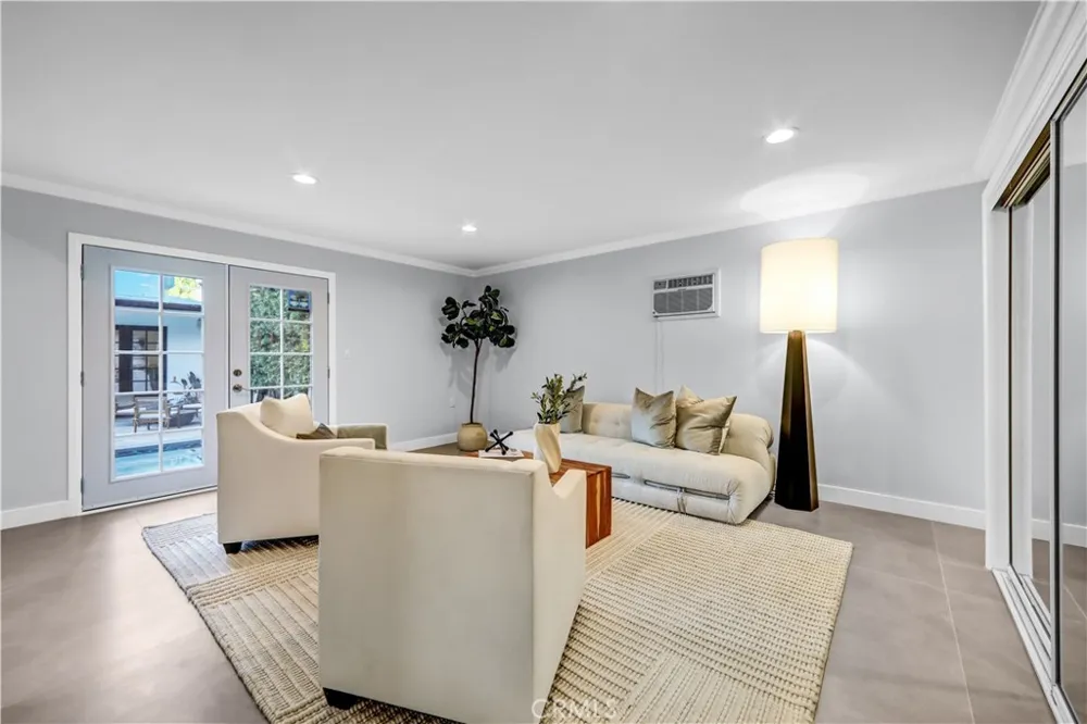 725 Doheny Beverly Hills, CA 90210