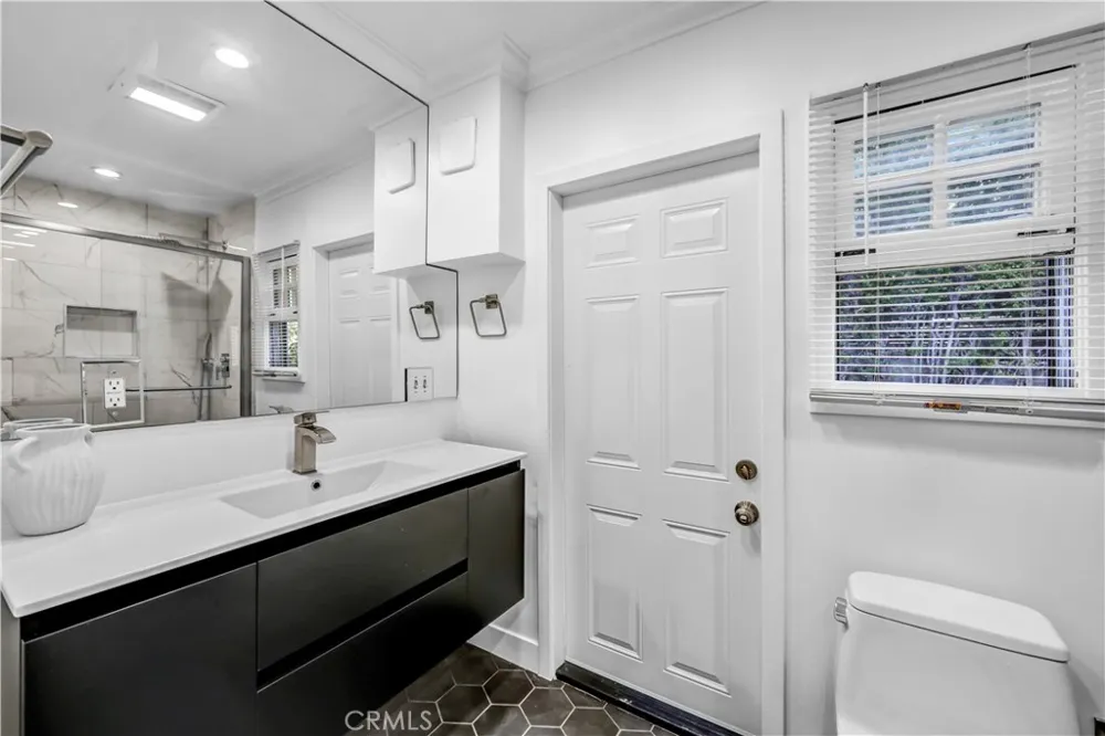 725 Doheny Beverly Hills, CA 90210