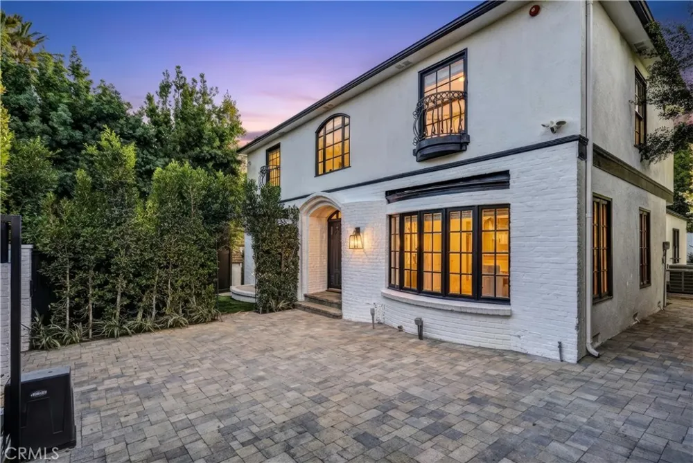 725 Doheny Beverly Hills, CA 90210