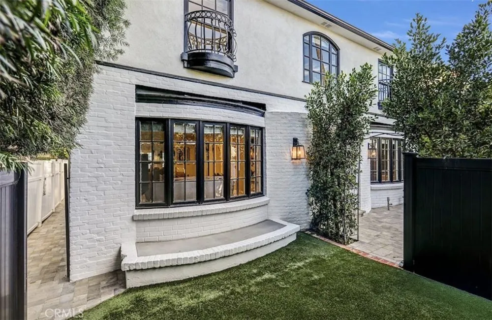 725 Doheny Beverly Hills, CA 90210