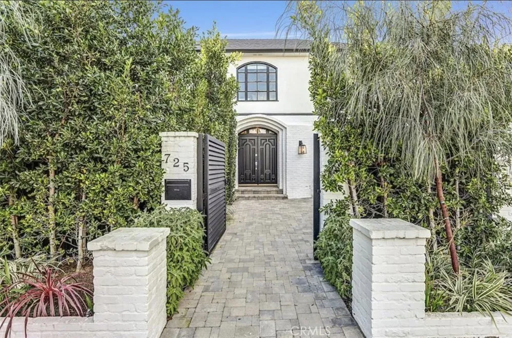 725 Doheny Beverly Hills, CA 90210