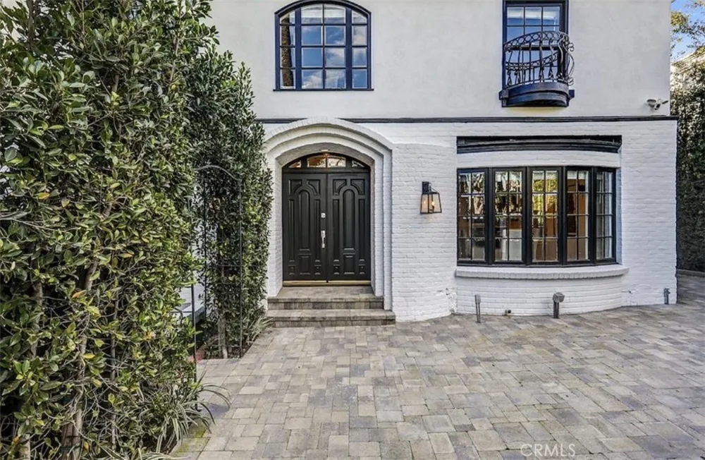 725 Doheny Beverly Hills, CA 90210