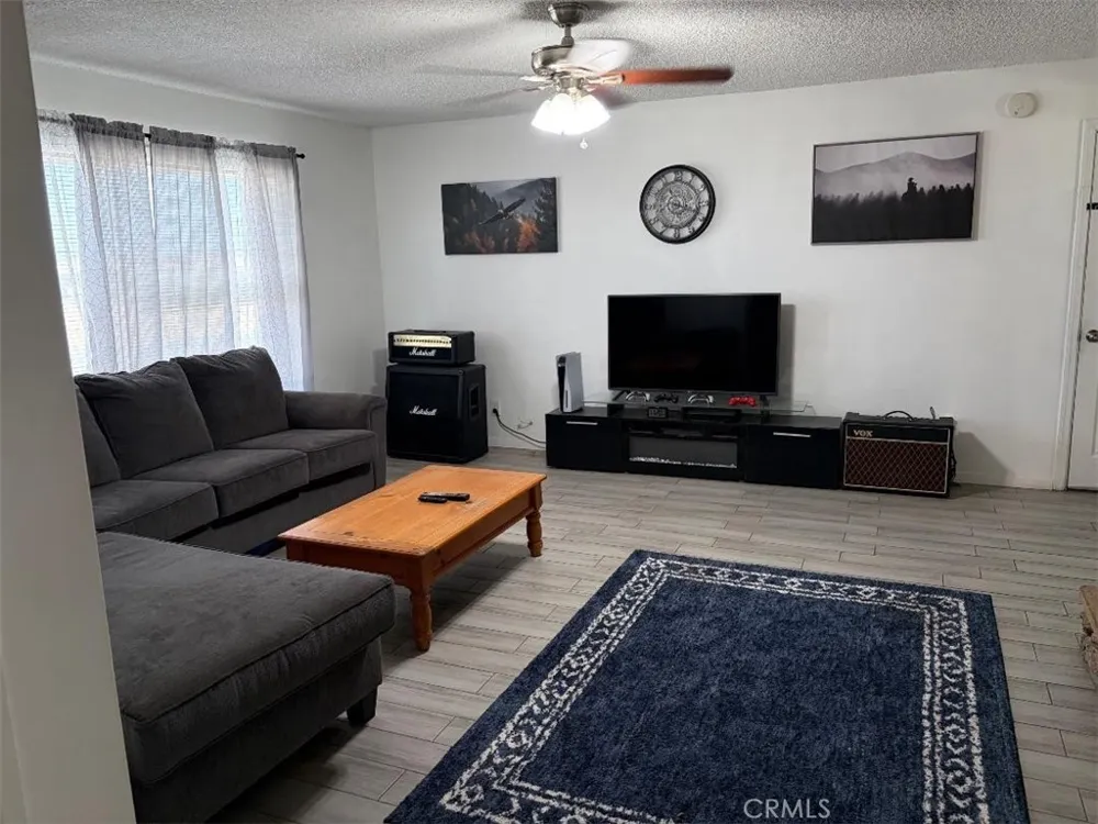 15034 Apple Valley Apple Valley, CA 92307