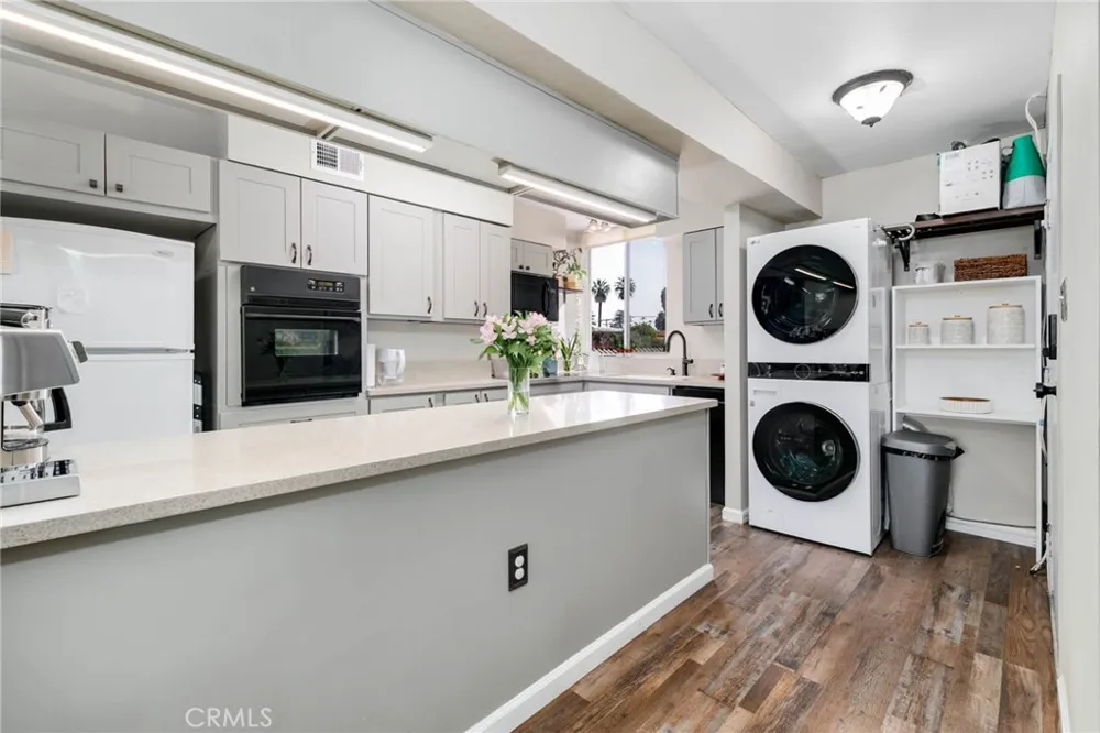 6979 Palm #N141 Riverside, CA 92506