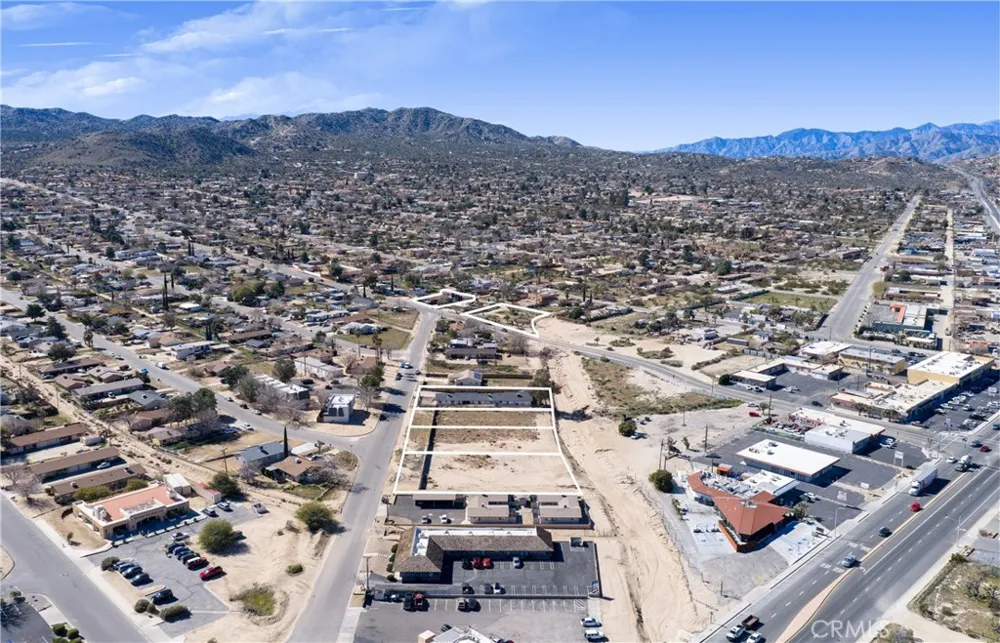 7408 Acoma Trail Yucca Valley, CA 92284
