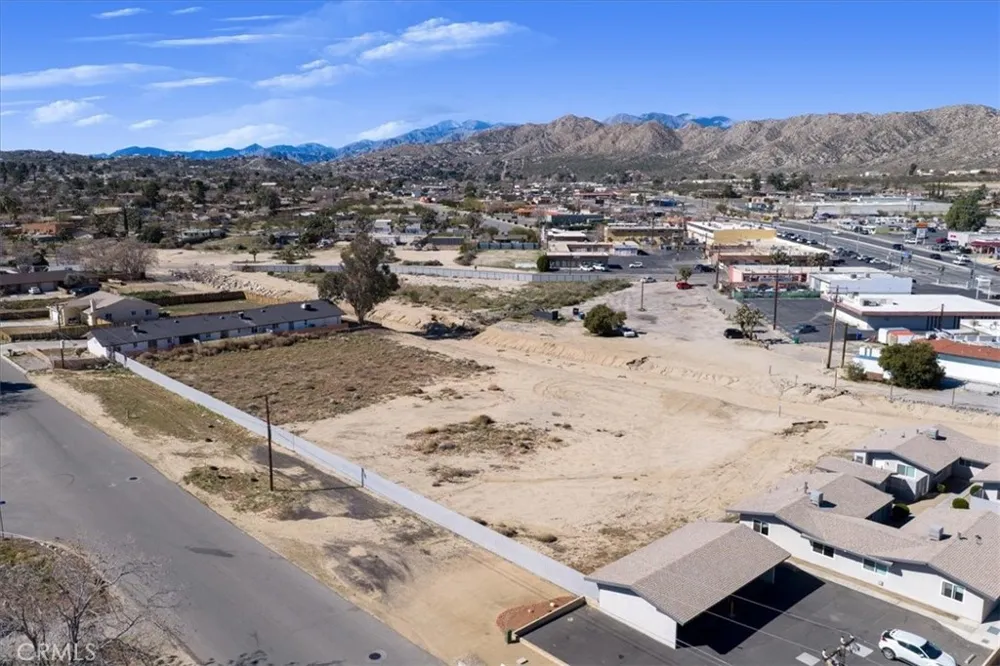 7408 Acoma Trail Yucca Valley, CA 92284