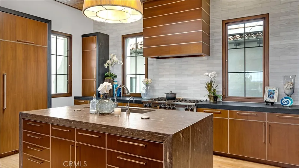 2 Thomas Road Ladera Ranch, CA 92694
