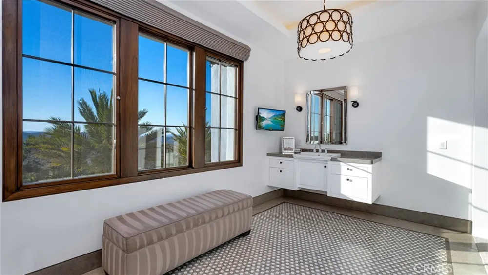 2 Thomas Road Ladera Ranch, CA 92694