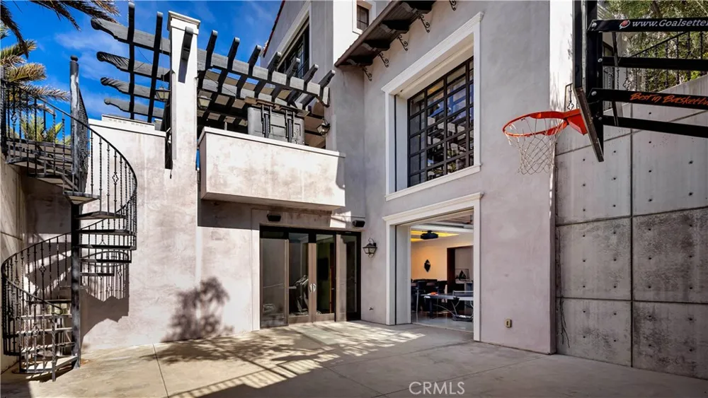 2 Thomas Road Ladera Ranch, CA 92694