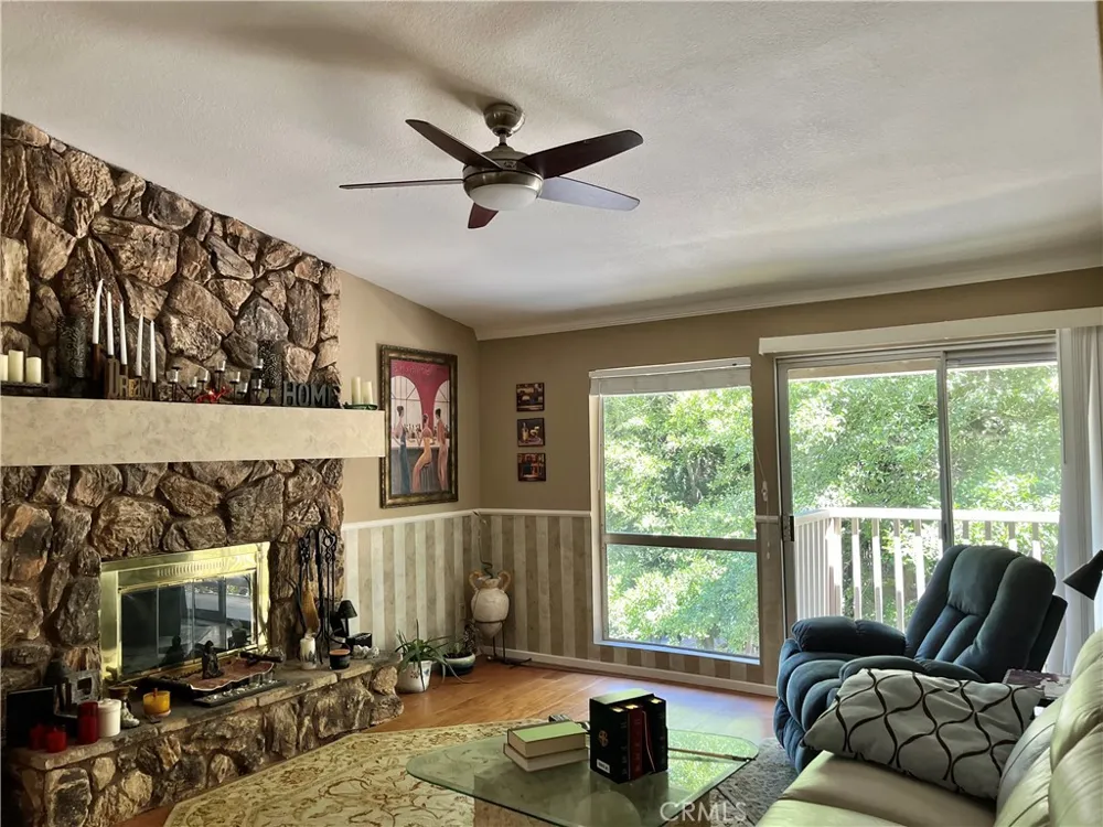 109 Rockledge Lane Lake Arrowhead, CA 92352