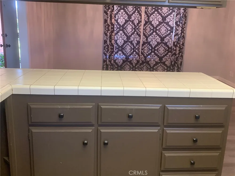 2114 Forbes Claremont, CA 91711