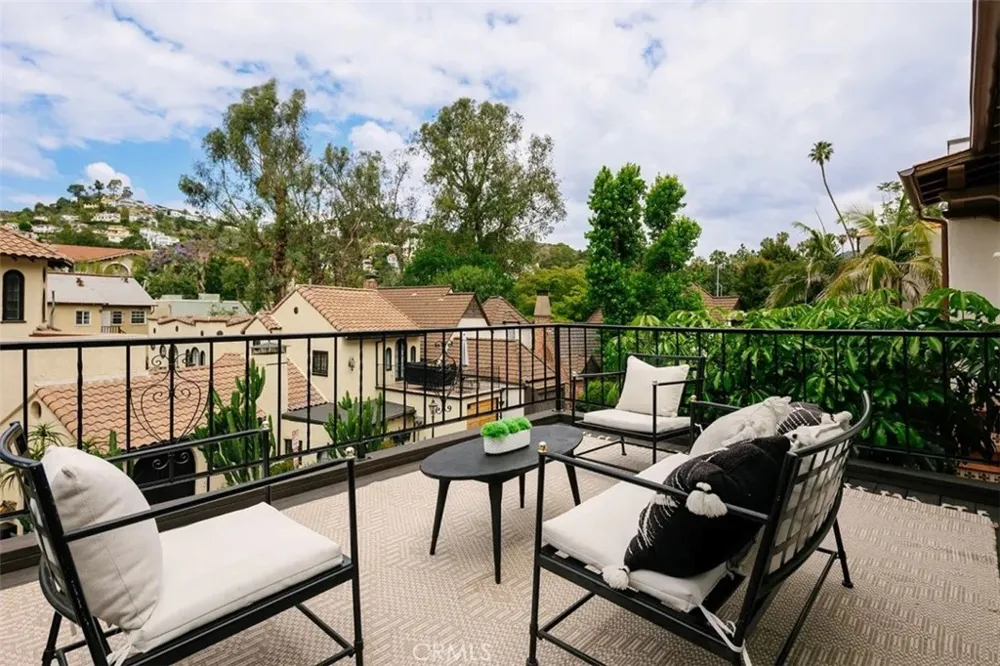2050 Las Palmas Avenue Los Angeles, CA 90068