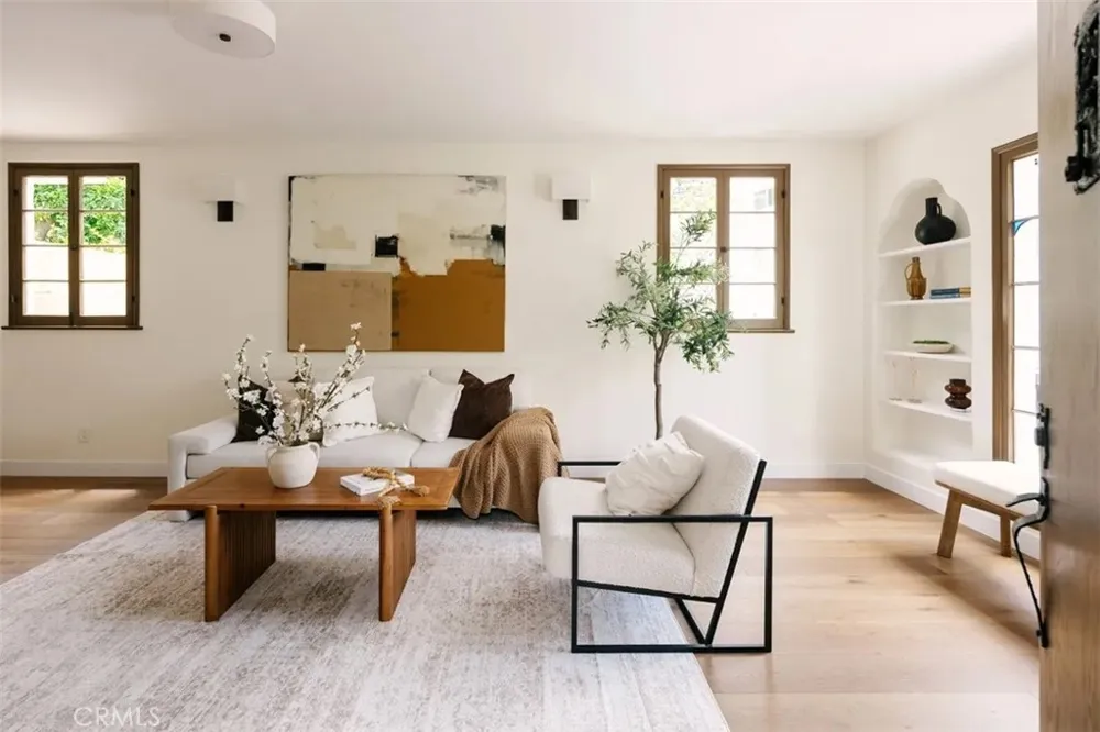 2050 Las Palmas Avenue Los Angeles, CA 90068