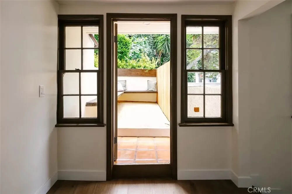 2050 Las Palmas Avenue Los Angeles, CA 90068