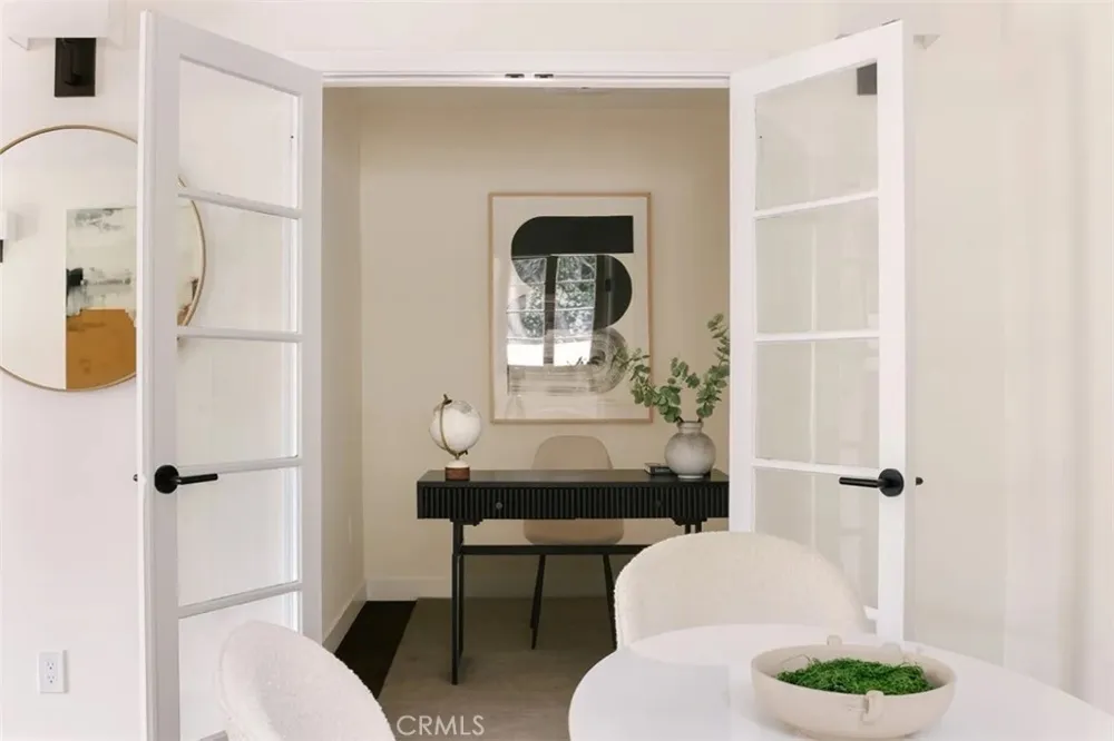 2050 Las Palmas Avenue Los Angeles, CA 90068