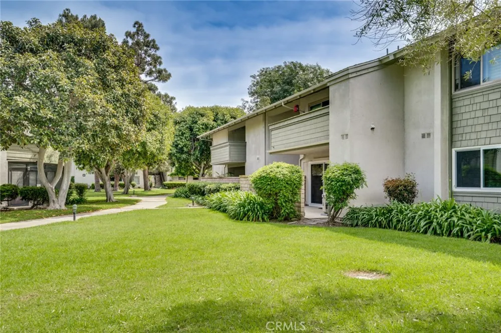 8777 Coral Springs Court #11B Huntington Beach, CA 92646