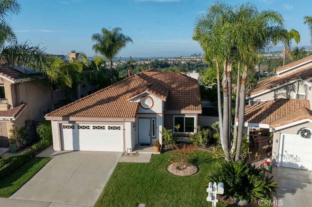 28645 Via Pasatiempo Laguna Niguel, CA 92677