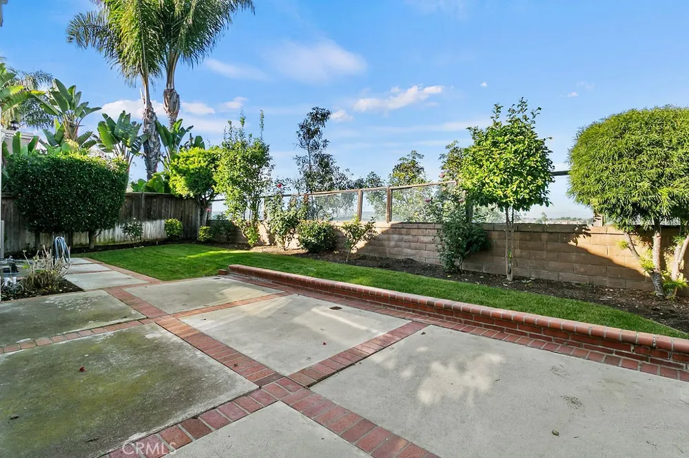 28645 Via Pasatiempo Laguna Niguel, CA 92677