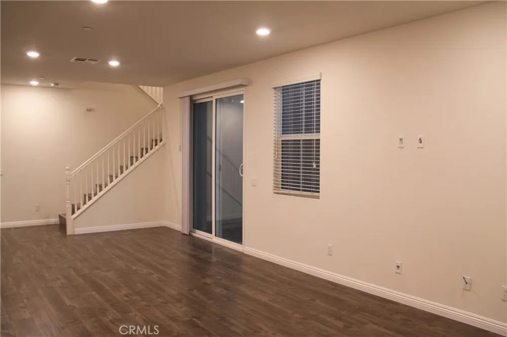 6105 Rosewood Way Eastvale, CA 92880