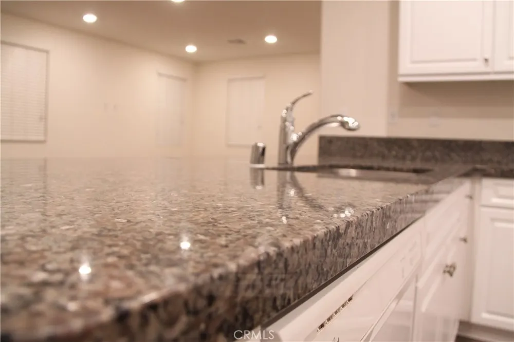 6105 Rosewood Way Eastvale, CA 92880