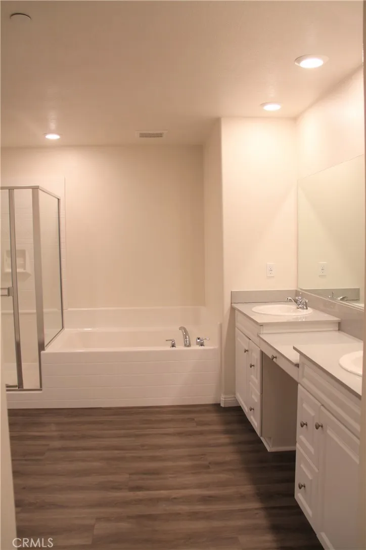 6105 Rosewood Way Eastvale, CA 92880