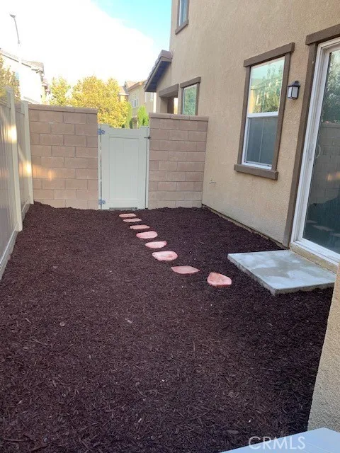6105 Rosewood Way Eastvale, CA 92880