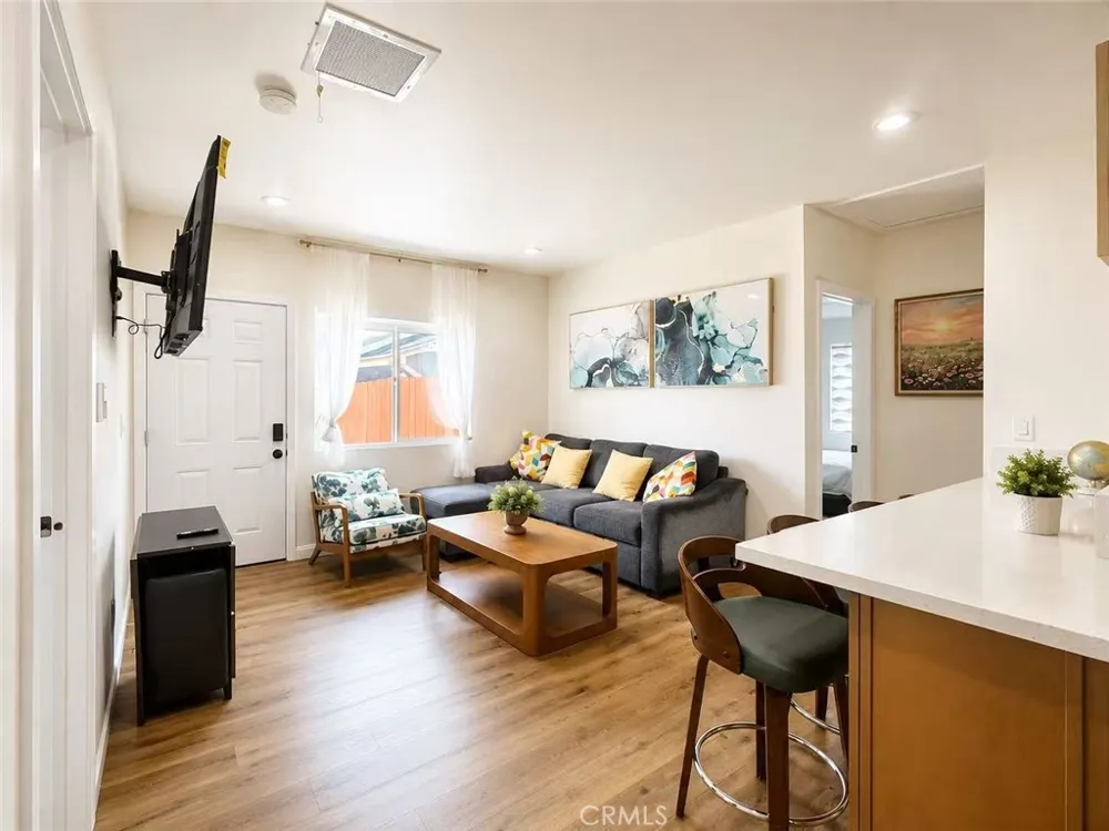 559 E Juanita #B Glendora, CA 91740