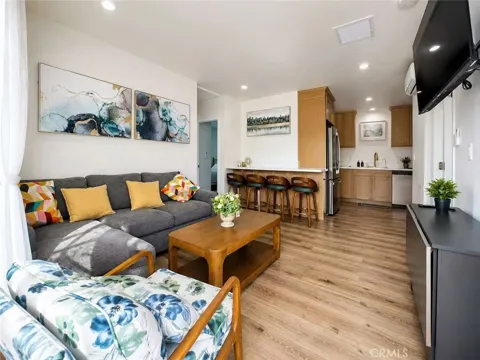 559 E Juanita #B