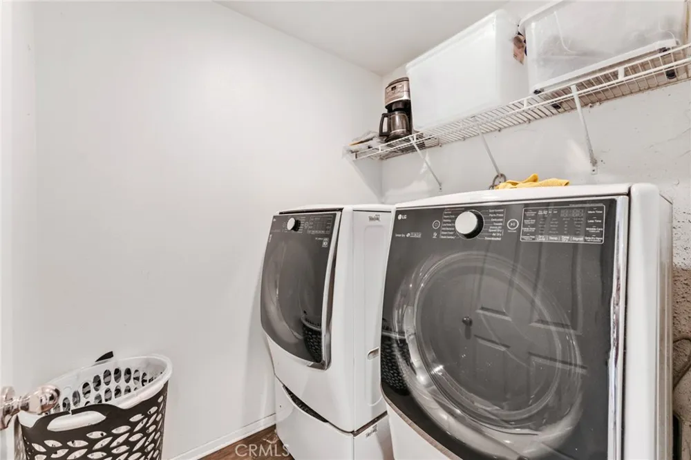 2492 E Williamsburg Ontario, CA 91761