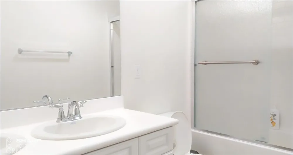 2492 E Williamsburg Ontario, CA 91761