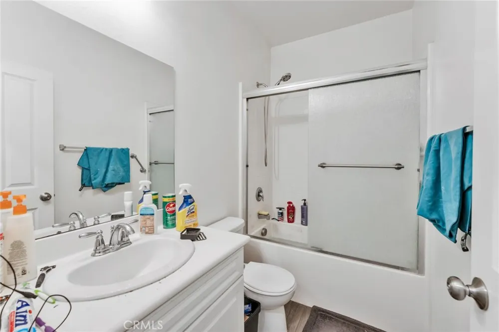 2492 E Williamsburg Ontario, CA 91761
