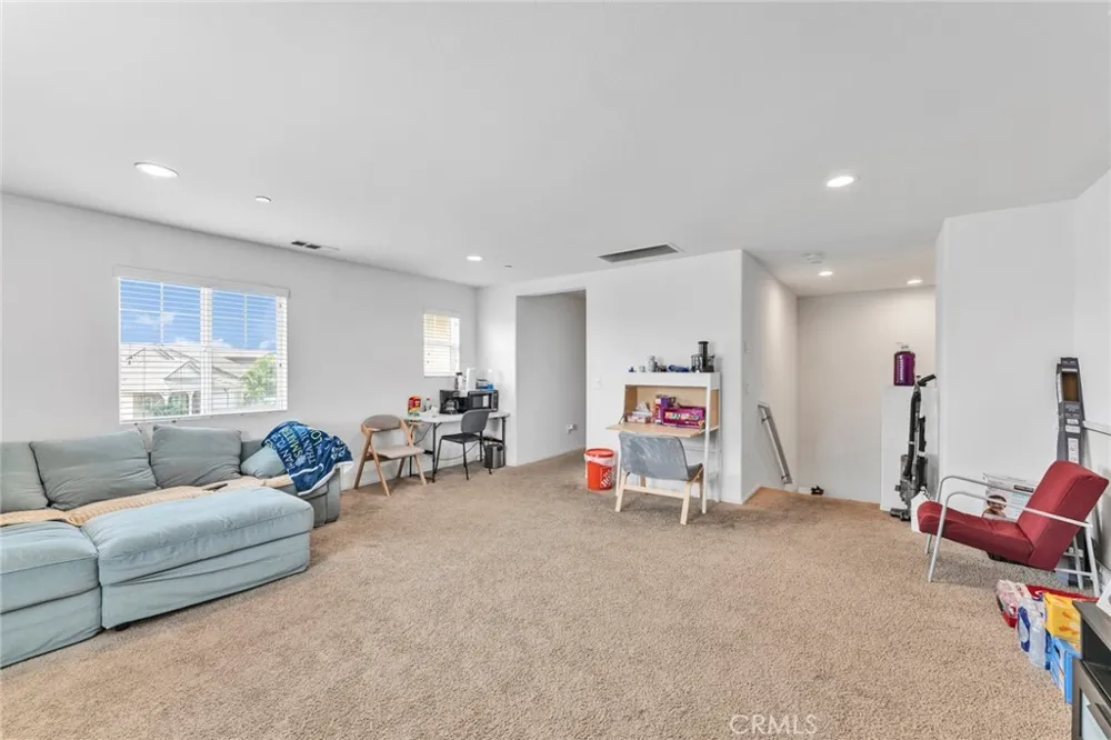 2492 E Williamsburg Ontario, CA 91761