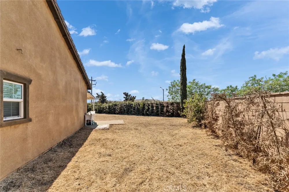 2492 E Williamsburg Ontario, CA 91761