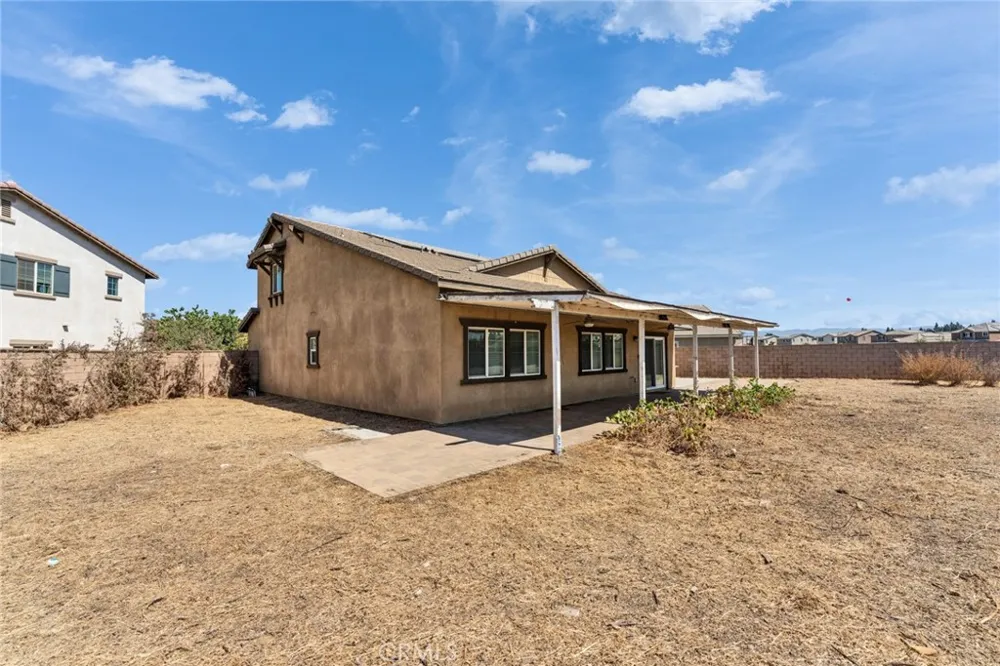 2492 E Williamsburg Ontario, CA 91761