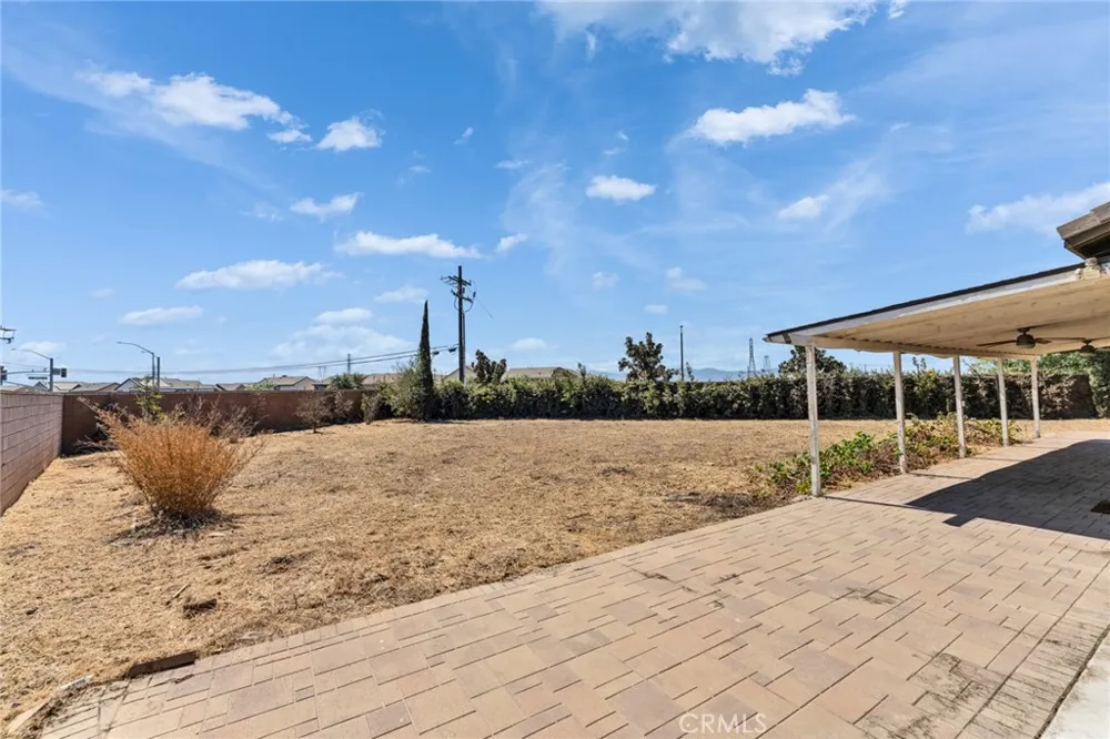 2492 E Williamsburg Ontario, CA 91761