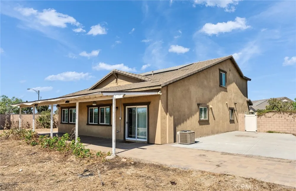 2492 E Williamsburg Ontario, CA 91761