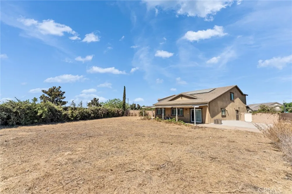 2492 E Williamsburg Ontario, CA 91761