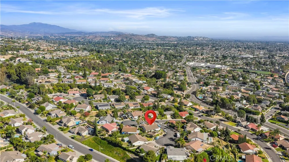 2580 Robinhood Orange, CA 92867