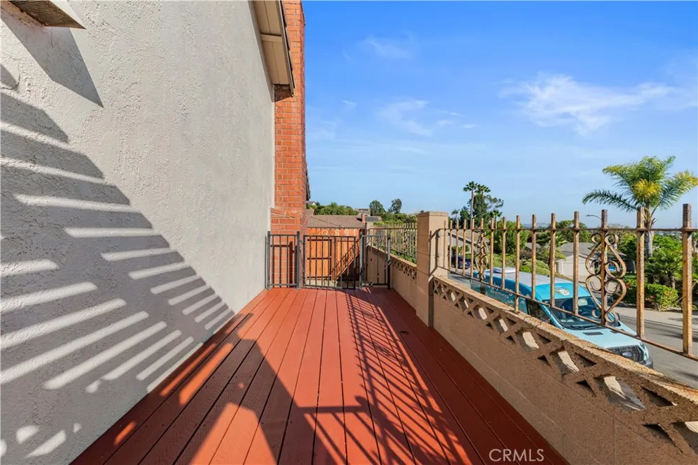 2580 Robinhood Orange, CA 92867