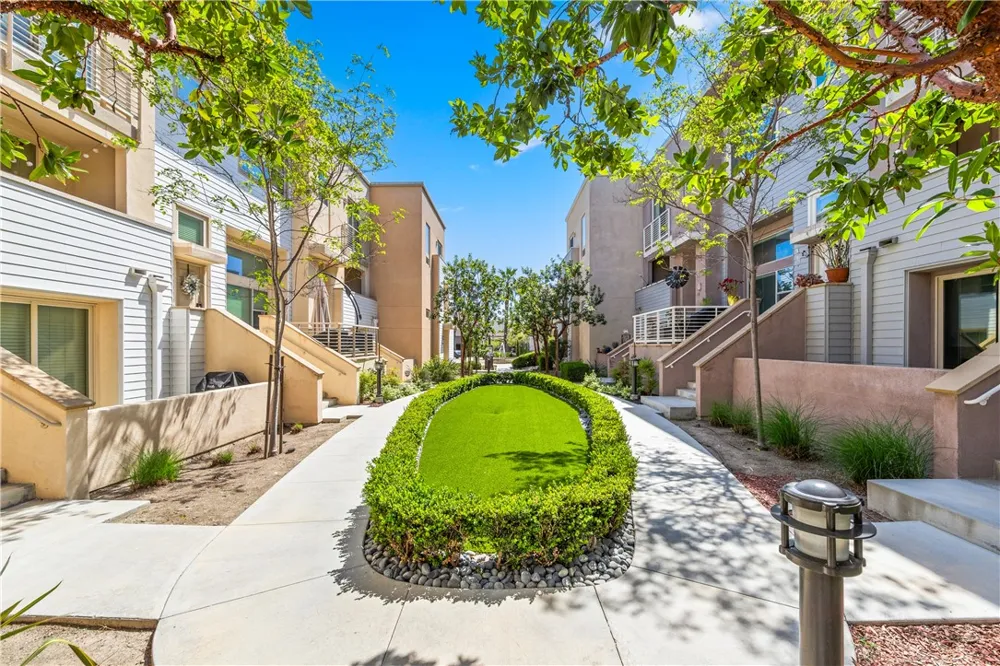 664 Colorado Circle Carson, CA 90745