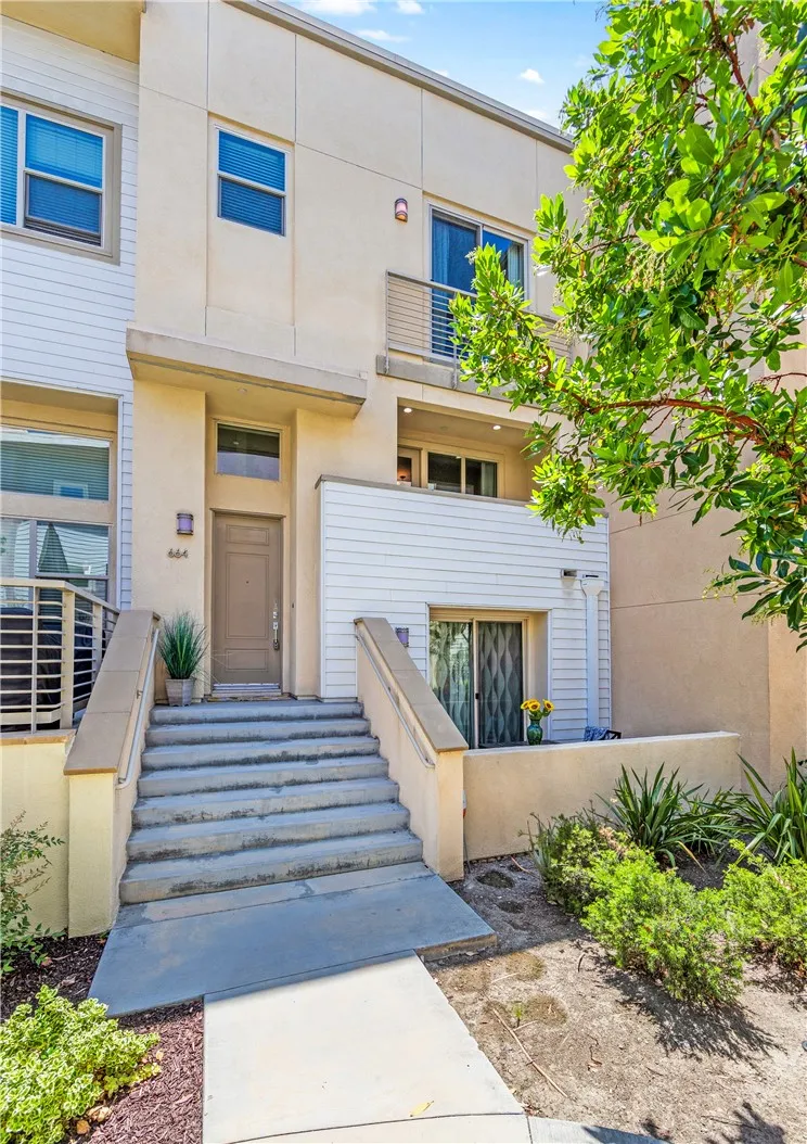 664 Colorado Circle Carson, CA 90745