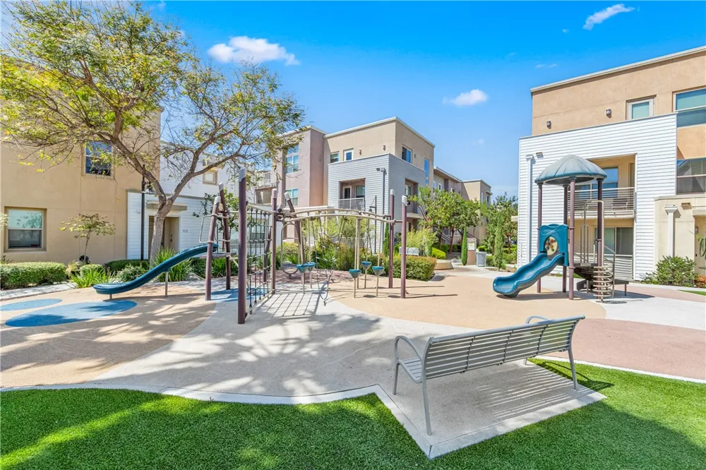 664 Colorado Circle Carson, CA 90745