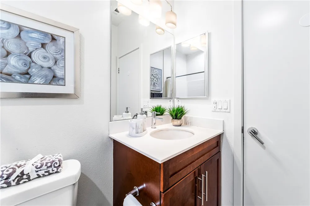 664 Colorado Circle Carson, CA 90745