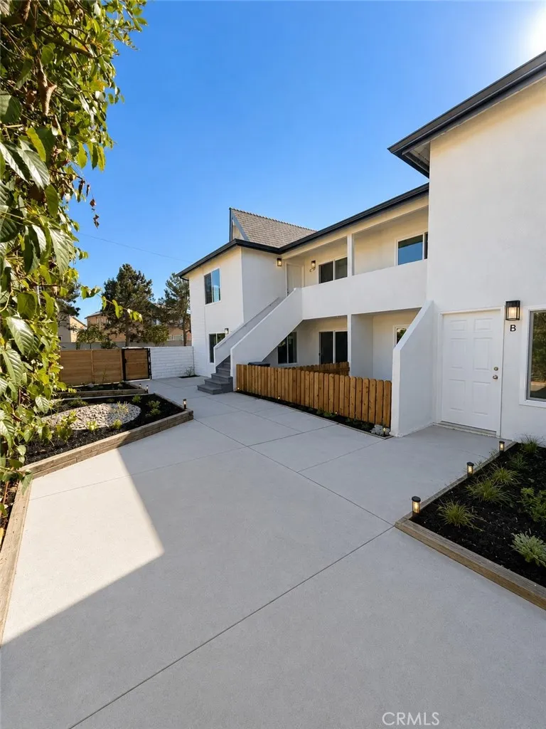 1040 El Camino #B Costa Mesa, CA 92626